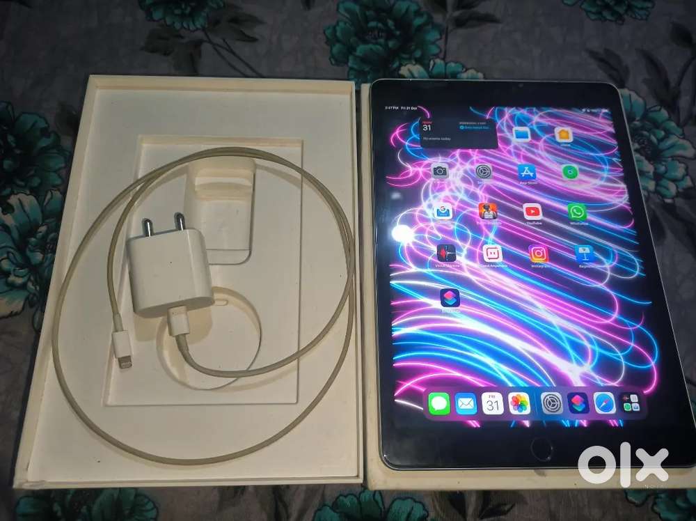 iPad本体 Vinitadhani Chandra iPad本体 Vinitadhani Chandra iPad本体 Vinitadhani Chandra iPad Pro