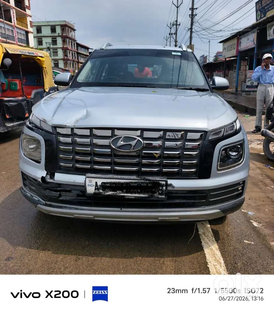 Hyundai Venue Petrol 2023 Milaga 20km Per Litre