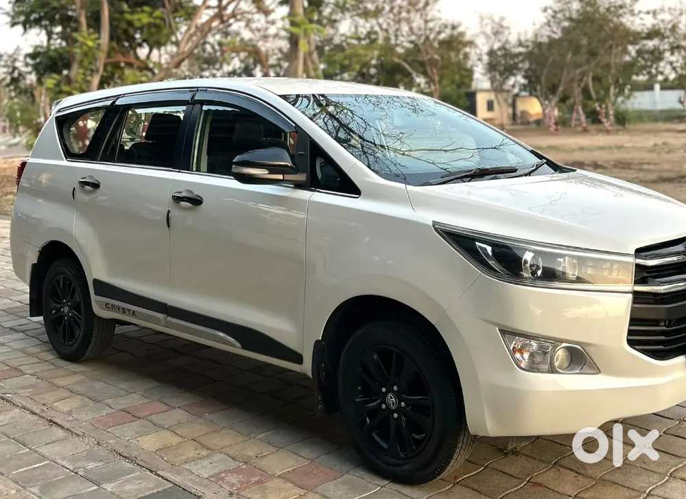 Toyota Innova Crysta 2.4 V 2016 For Sell