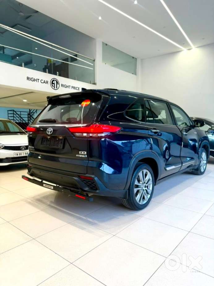 Toyota Innova Hycross 2.0 Zx Hybrid 7 Str, 2024, Petrol
