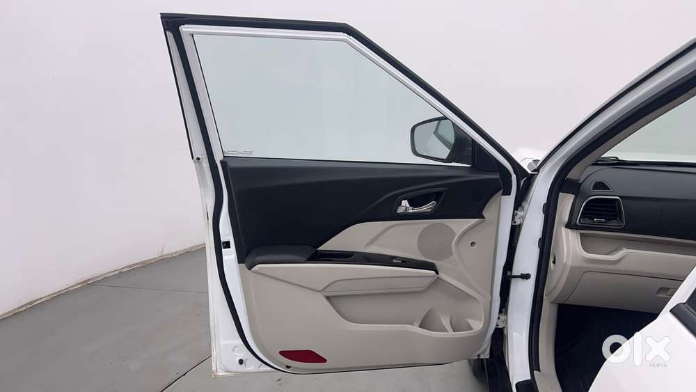 Mahindra Xuv300 W8 Option Diesel, 2024, Diesel
