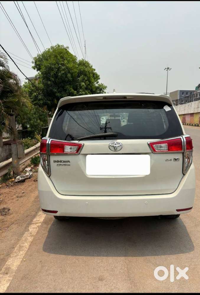 Toyota Innova Crysta 2.4 V, 2016, Diesel