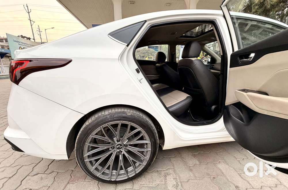 Hyundai Verna 1.5 Sx (o) Vtvt, 2022, Petrol