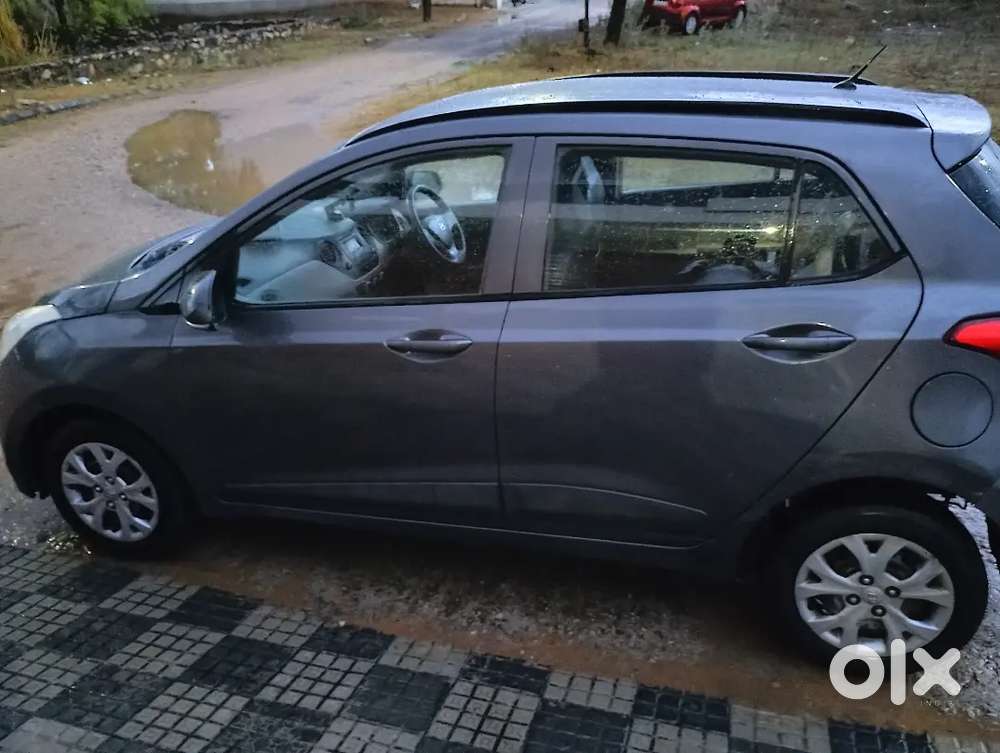 Hyundai Grand I10 2015 Petrol 71200 Km Driven
