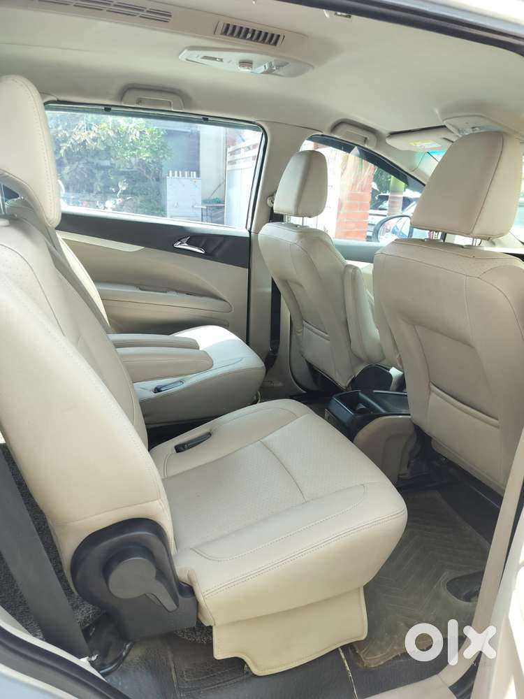 Mahindra Marazzo M8, 2019, Diesel