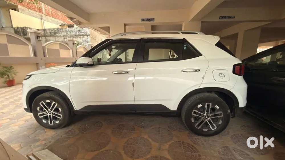 Hyundai Venue 2024 Petrol Good Condition