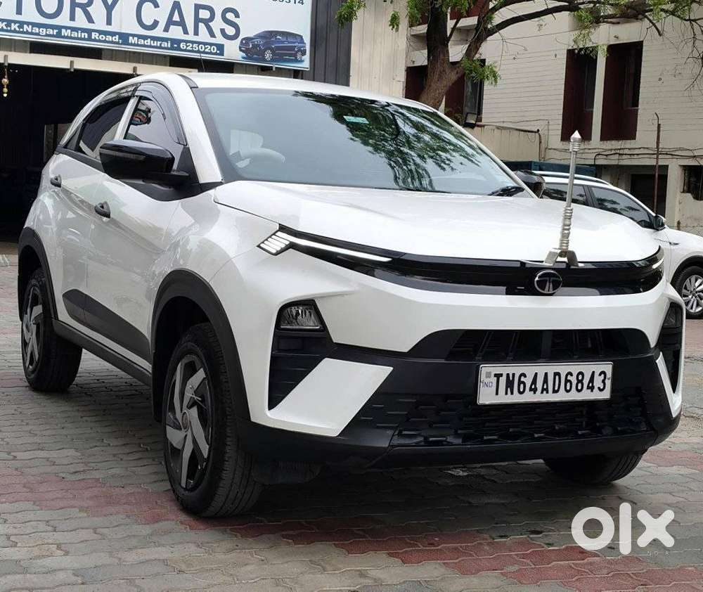 Tata Nexon, 2025, Petrol