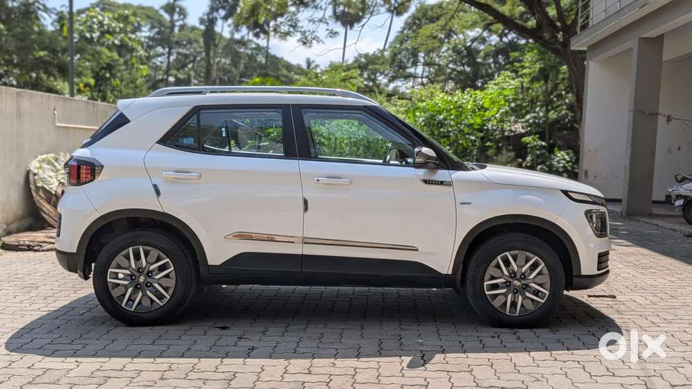 Hyundai Venue 1.0 S (o) Turbo Dct, 2024, Petrol