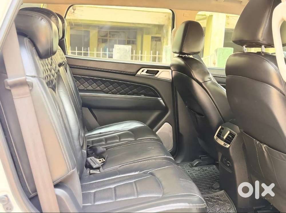 Mahindra Alturas G4 4x2 At, 2020, Diesel