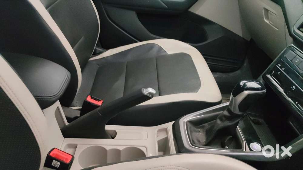 Volkswagen Taigun 1.0 Tsi Topline At, 2022, Petrol