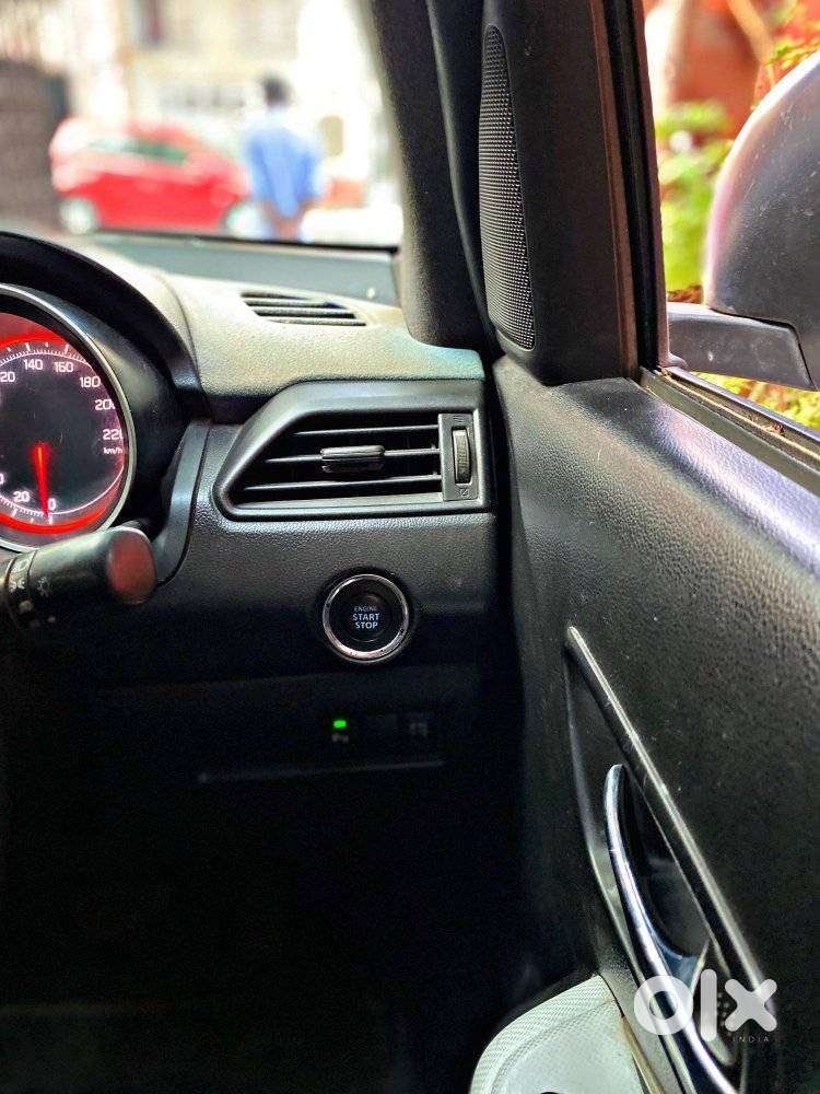 Maruti Suzuki Swift Amt Zxi Plus, 2018, Petrol