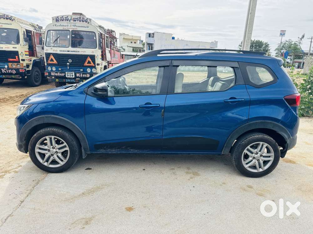 Renault Triber Rxz, 2022, Petrol