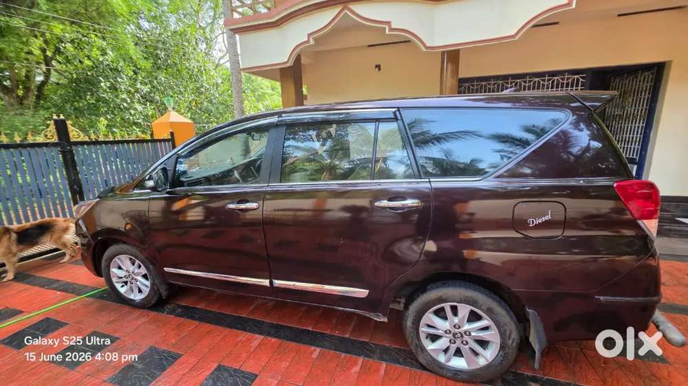 Toyota Innova Crysta 2017 December 21 Model, Diesel 110000 Km Driven