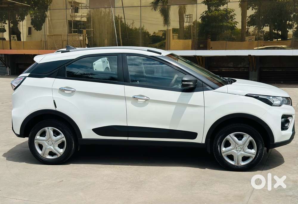 Tata Nexon 1.2 Revotron Xm (s), 2022, Cng & Hybrids