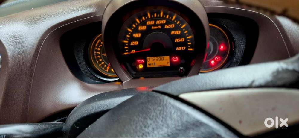 Honda Amaze For Sale. Petrol + Cng. Well Maintained Car With Lcd Scree