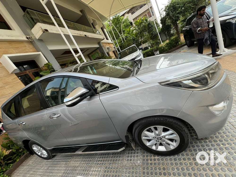 Toyota Innova Crysta 2016