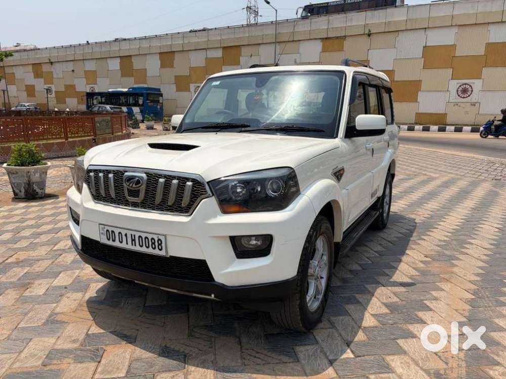 Mahindra Scorpio S10, 2015, Diesel