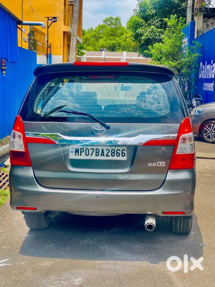 Toyota Innova 2012