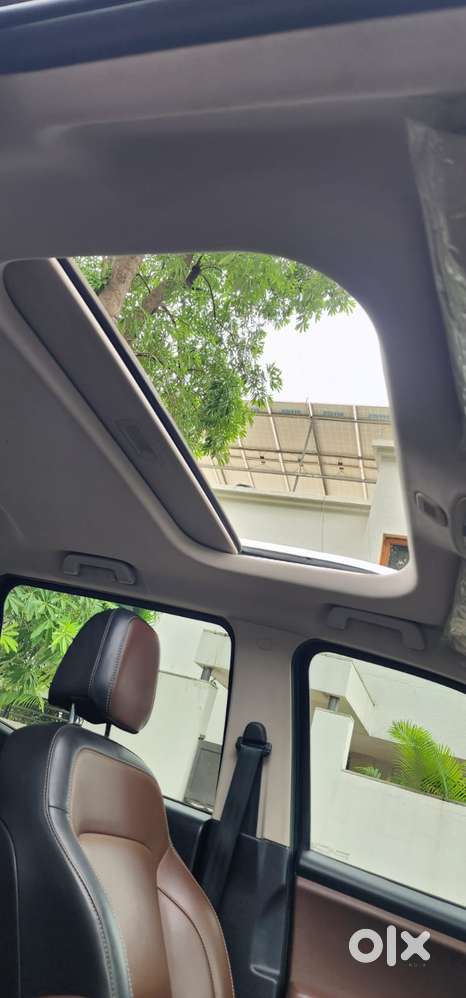 Mahindra Scorpio-n 2.0 Z8 Petrol At 7 Str, 2023, Petrol