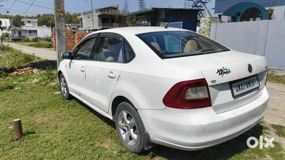 Skoda Rapid Elegance 2012