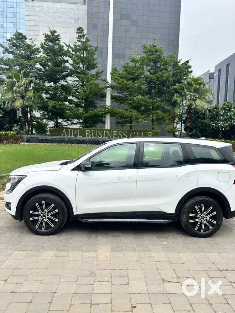 Mahindra Xuv700 Ax 3 Petrol Mt 5 Str (e), 2022, Petrol