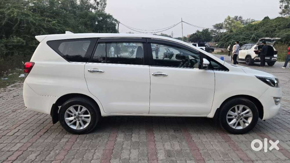 Toyota Innova Crysta 2.8 Gx Automatic 7 Str, 2017, Diesel