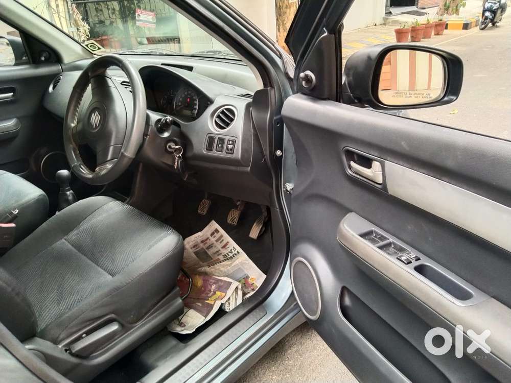 Maruti Suzuki Swift Vxi + Manual, 2011, Petrol
