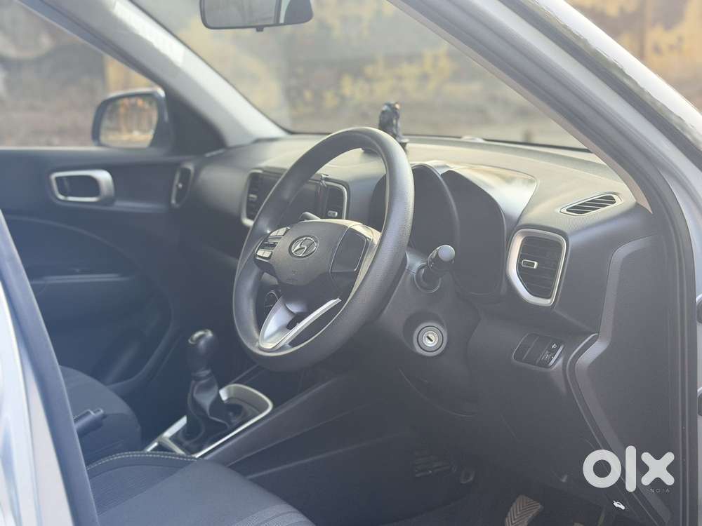Hyundai Venue S 1.2 Petrol, 2022, Petrol