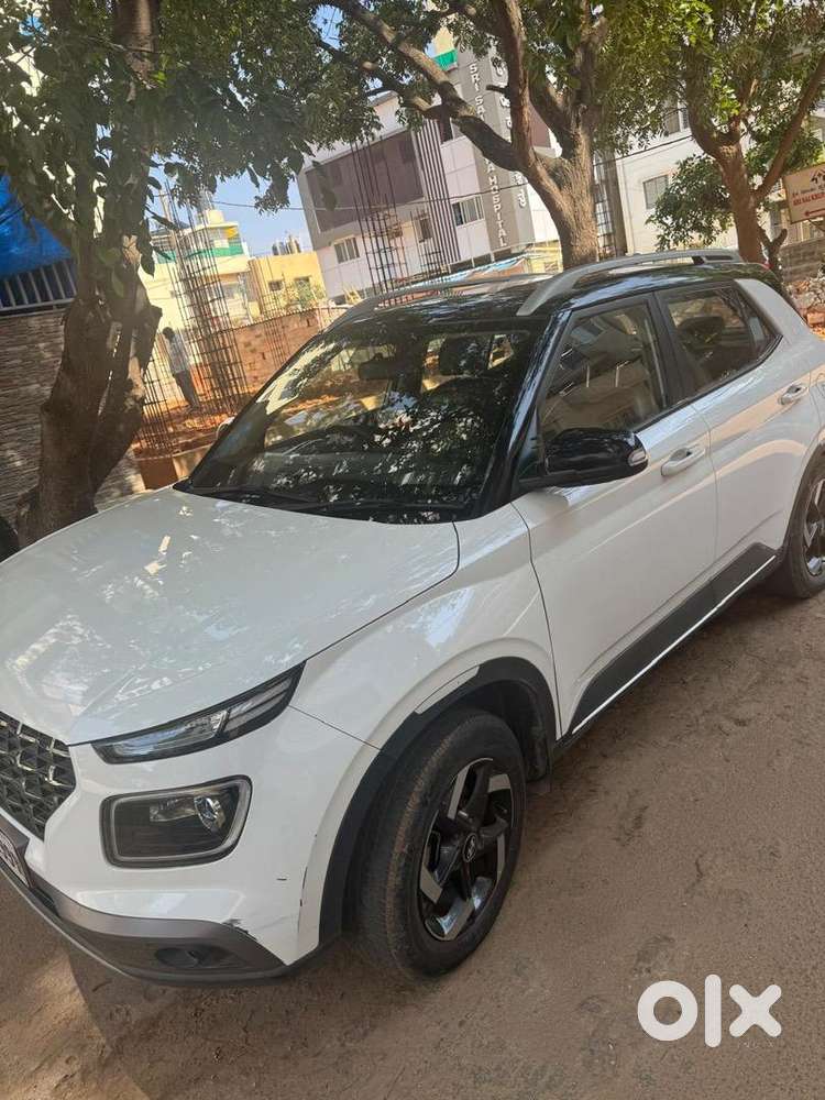 Hyundai Venue 2020 Diesel 154000 Km Driven