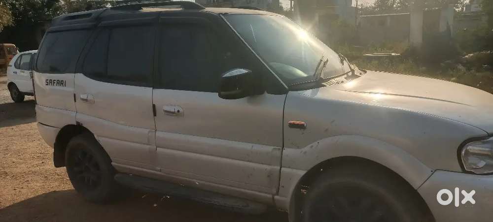 Tata Safari Dicor 2.2 Gx 4x2 2010 Diesel Automatic
