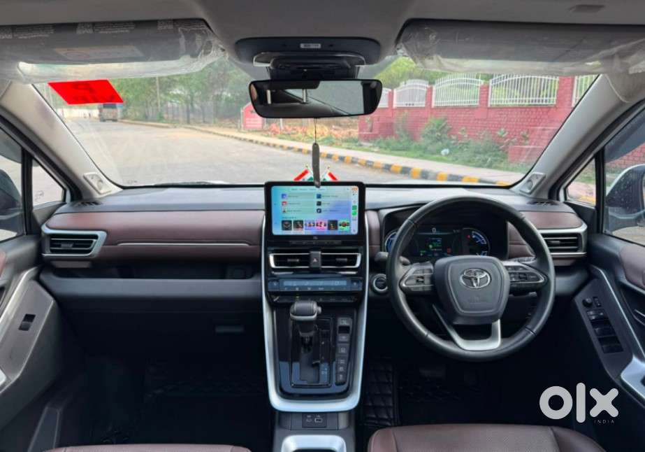 Toyota Innova Hycross 2.0 Zx (o) Hybrid 7 Str, 2025, Petrol