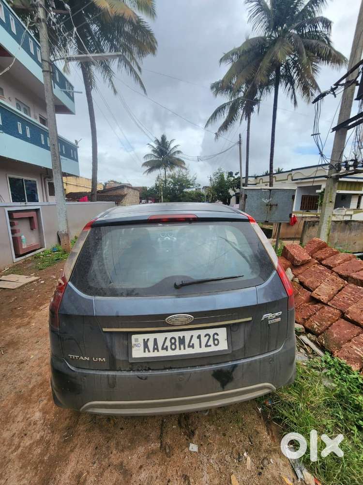Ford Figo 1.5 Titanium 2012