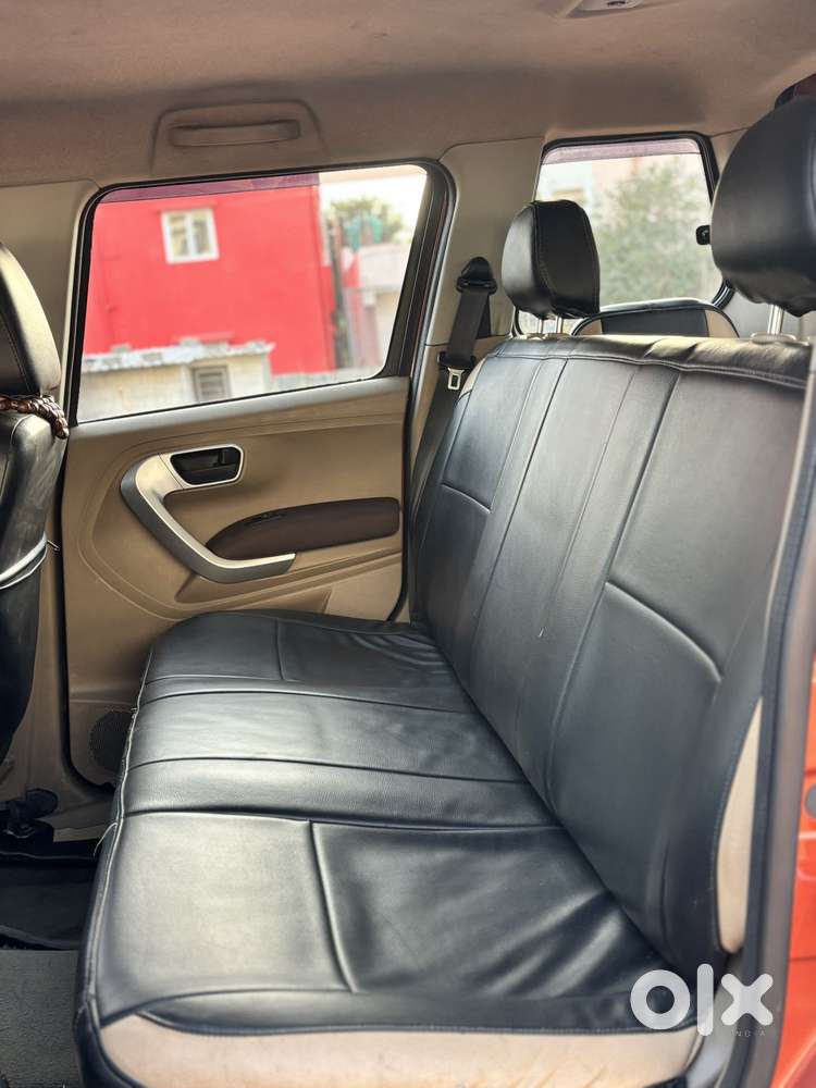 Mahindra Tuv 300 T8 Amt (automatic), 2017, Diesel