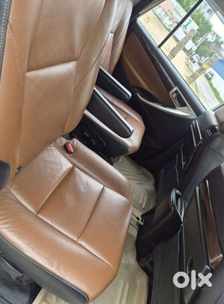 Toyota Innova Crysta 2.8z Automatic, 2016, Diesel