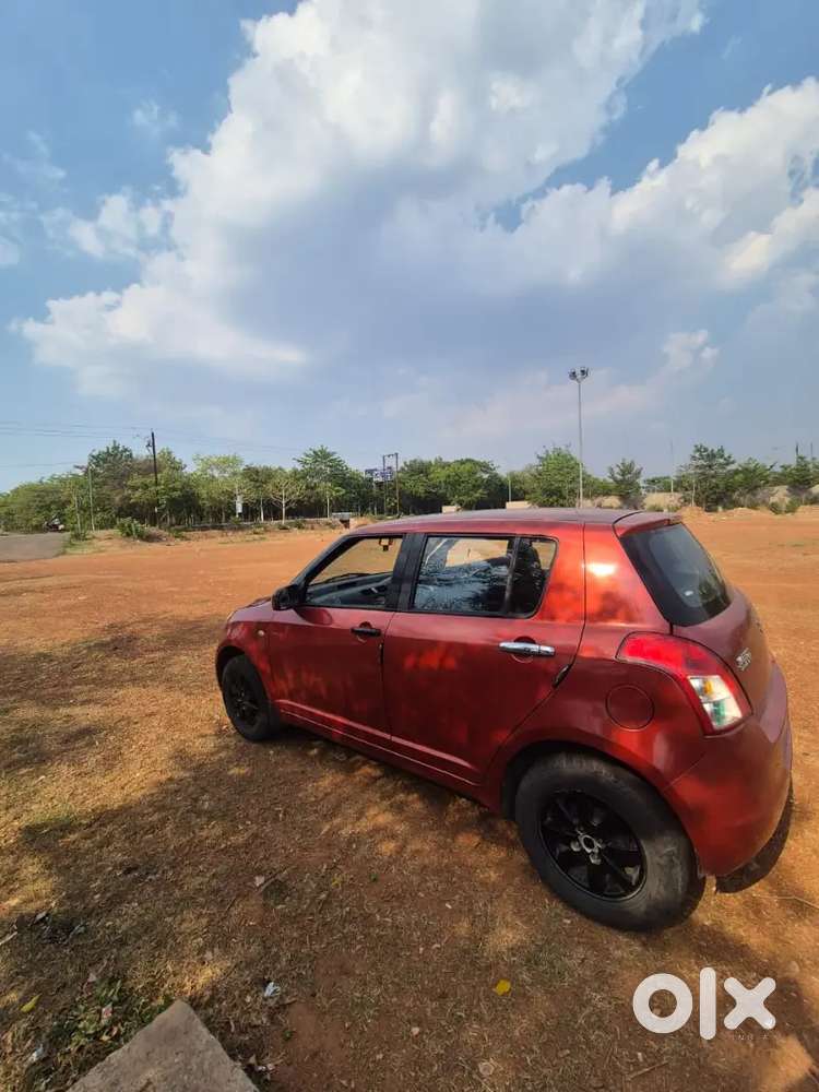 Swift Zxi Top Model With Alloy Wheels