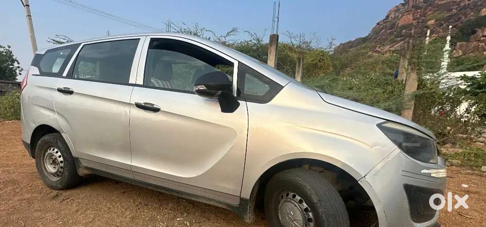 Mahindra Marazzo, 8seater