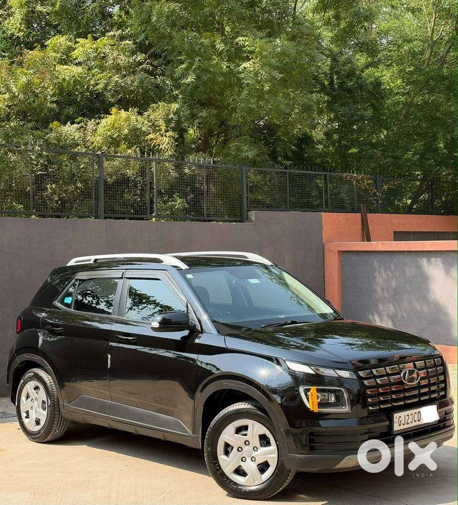 Hyundai Venue 1.2 S (o), 2022, Cng & Hybrids