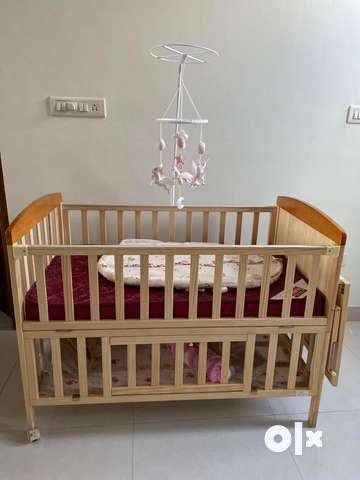 Babyhug Kelly Wooden Cot With Detachable Bassinet Mosquito Net Kids Furniture 1785329234