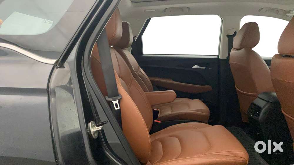 Mg Hector Plus Sharp Pro 1.5 Turbo Petrol Cvt 6 Str, 2022, Petrol
