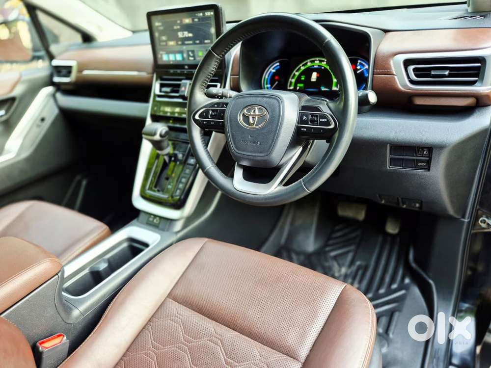Toyota Innova Hycross 2.0 Zx Hybrid 7 Str, 2023, Petrol
