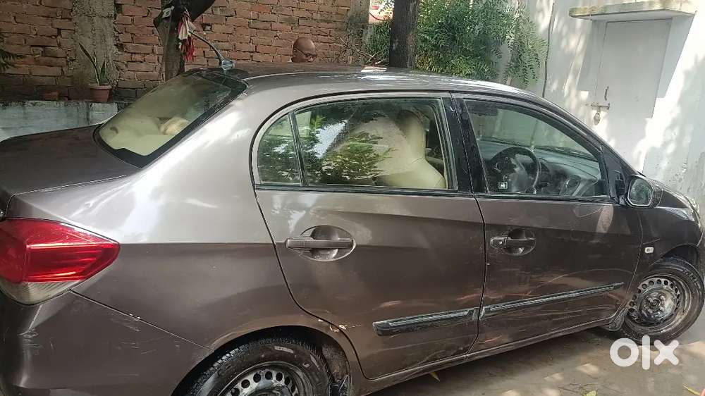 Honda Amaze Diesel 2013 Variant Vx 25 Average