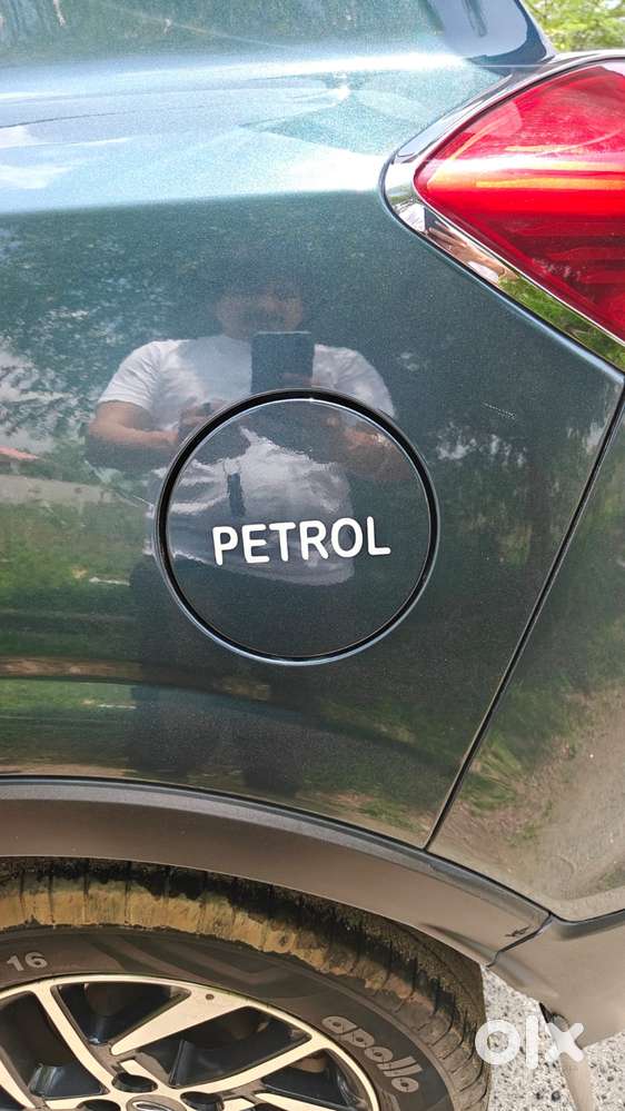 Mahindra Xuv300 1.2 W8 (o) Amt Petrol, 2022, Petrol