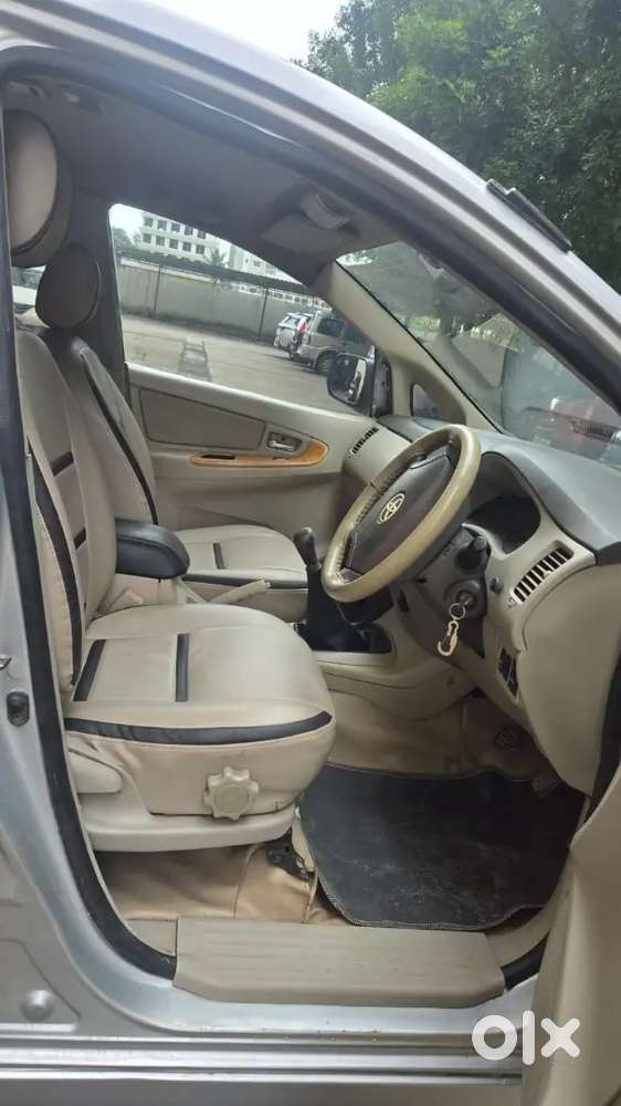 Toyota Innova 2.5 V 2011