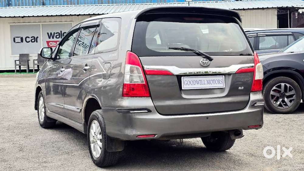 Toyota Innova 2.5 Z Diesel 7 Seater Bs Iv, 2014, Diesel