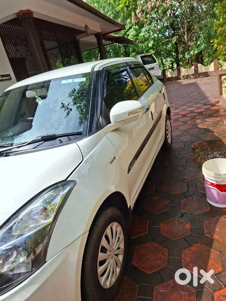 Maruti Suzuki Dzire 2016 Vxi Petrol Manual