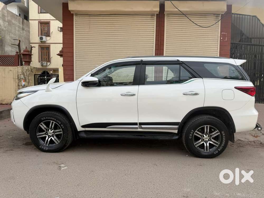 Toyota Fortuner [2021-ongoing] 2.8 2wd Diesel Mt, 2020, Diesel