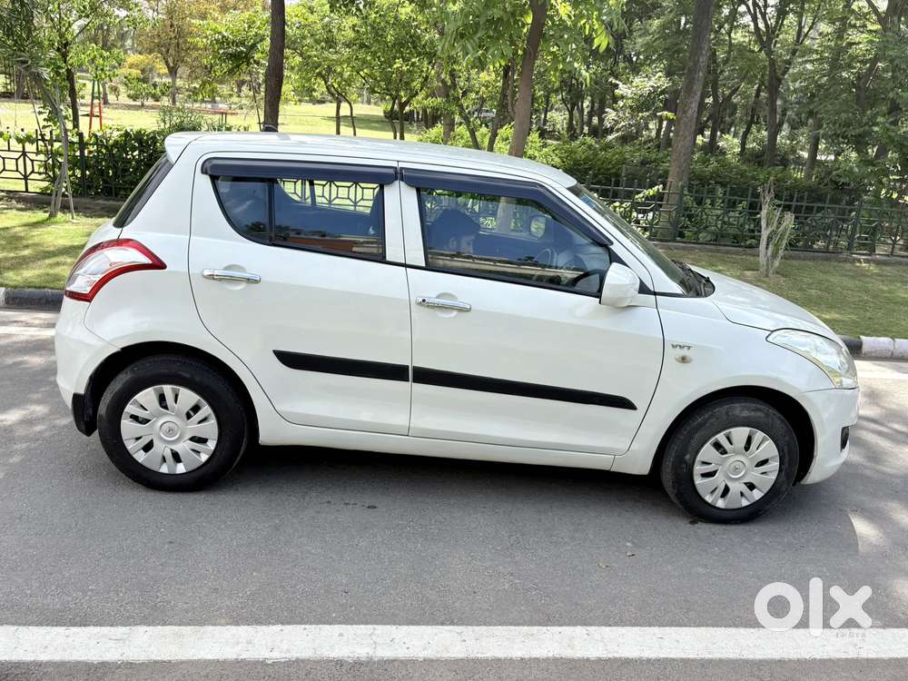 Maruti Suzuki Swift Lxi Optional-o, 2011, Petrol