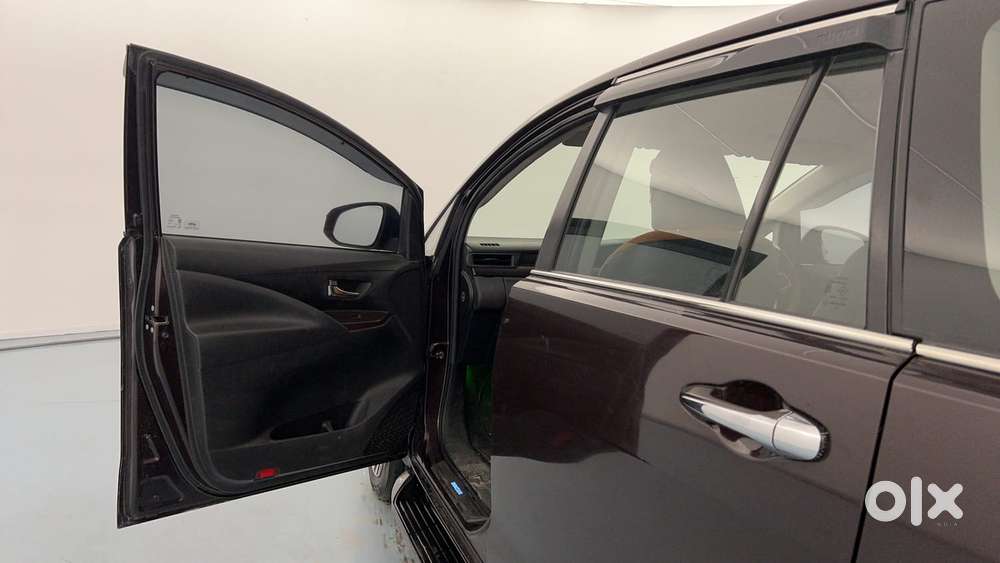 Toyota Innova Crysta 2.4 G Plus Mt 8 Str, 2019, Diesel