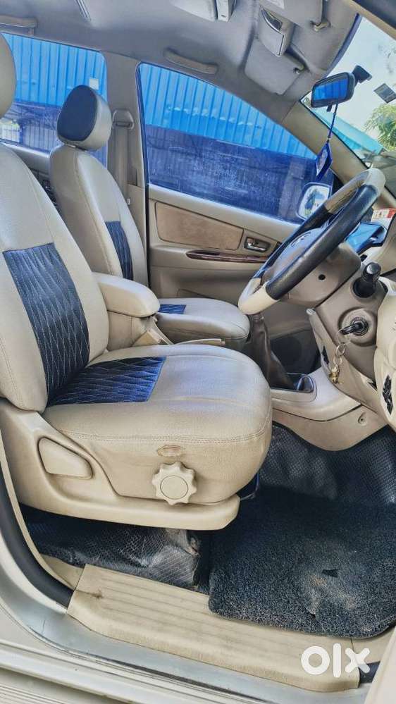 Toyota Innova 2.5 V Diesel 8-seater, 2008, Diesel