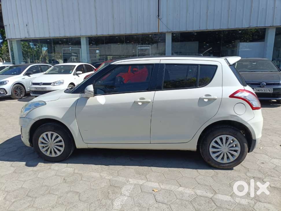 Maruti Suzuki Swift Vxi Abs Bsiv, 2015, Petrol